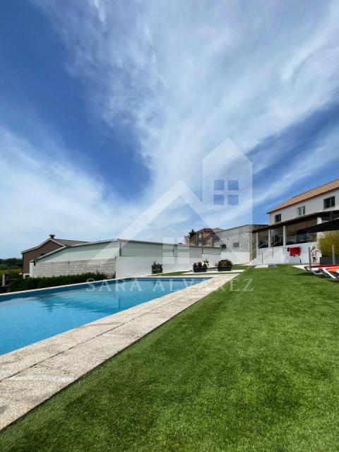 IMPRESIONANTE CASA O CHALET CON PISCINA EN MARCÓN (PONTEVEDRA)