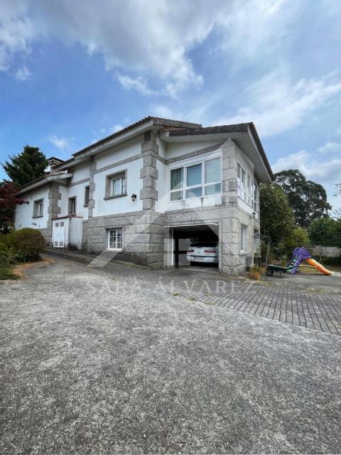 SE VENDE CASA O CHALET INDEPENDIENTE PRÓXIMO A PONTEVEDRA ZONA MONTECELO
