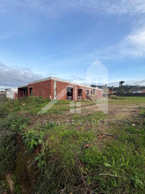 VISTA DE UN LATERAL DE LA CASA