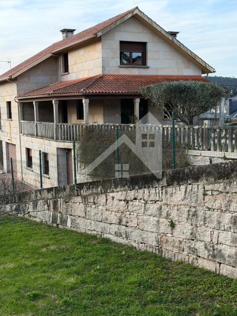 DETALLE FACHADA CASA EXTERIOR