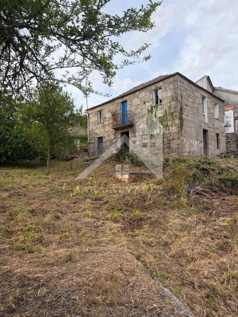 SE VENDE CASA DE PIEDRA PARA REHABILITAR EN VIASCÓN EN COTOBADE A 10 MINUTOS DE PONTEVEDRA
