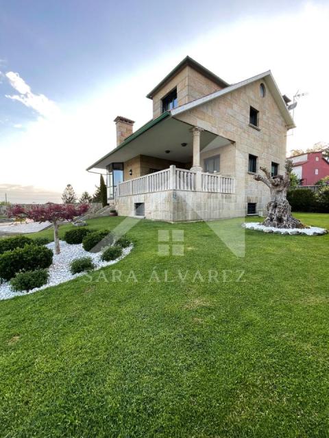 SE VENDE CASA O CHALET DE PIEDRA CON 5 HABITACIONES Y CON VISTAS A LA RIA PROXIMO A PONTEVEDRA