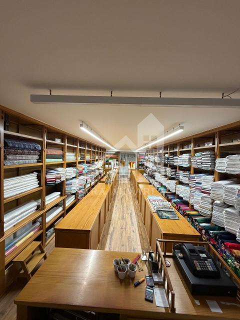 VISTA DEL LOCAL DESDE EL ARCO