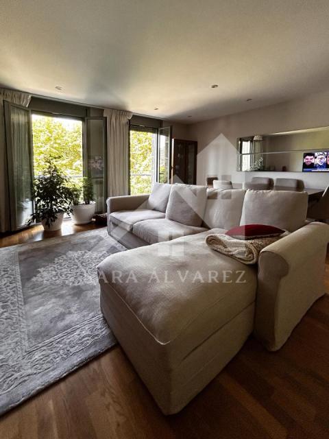 SE VENDE PISO DE DOS HABITACIONES CON VISTAS AL RÍO MUY PRÓXIMO AL CENTRO DE PONTEVEDRA