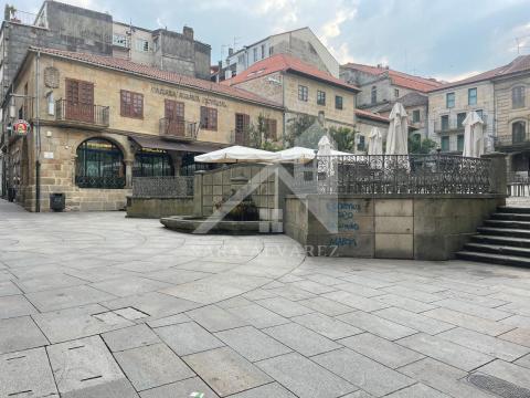 IMPRESIONANTE PISO PRÓXIMO A LA PEREGRINA