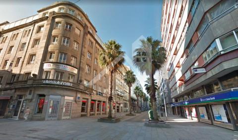 SE VENDE CÉNTRICO PISO DE CINCO HABITACIONES CON GARAJE EN GUTIÉRREZ MELLADO ZONA PEREGRINA Y PALMERAS