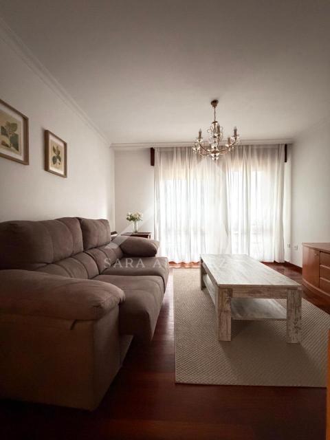 SE ALQUILA LUMINOSO APARTAMENTO DE DOS HABITACIONES CON 2 PLAZAS DE GARAJE  EN JUAN BAUSTISTA ANDRADE ZONA PASARON