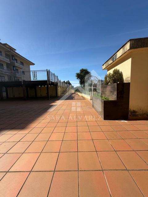 ZONA DE LA PISCINA DE LA URBANIZACIÓN